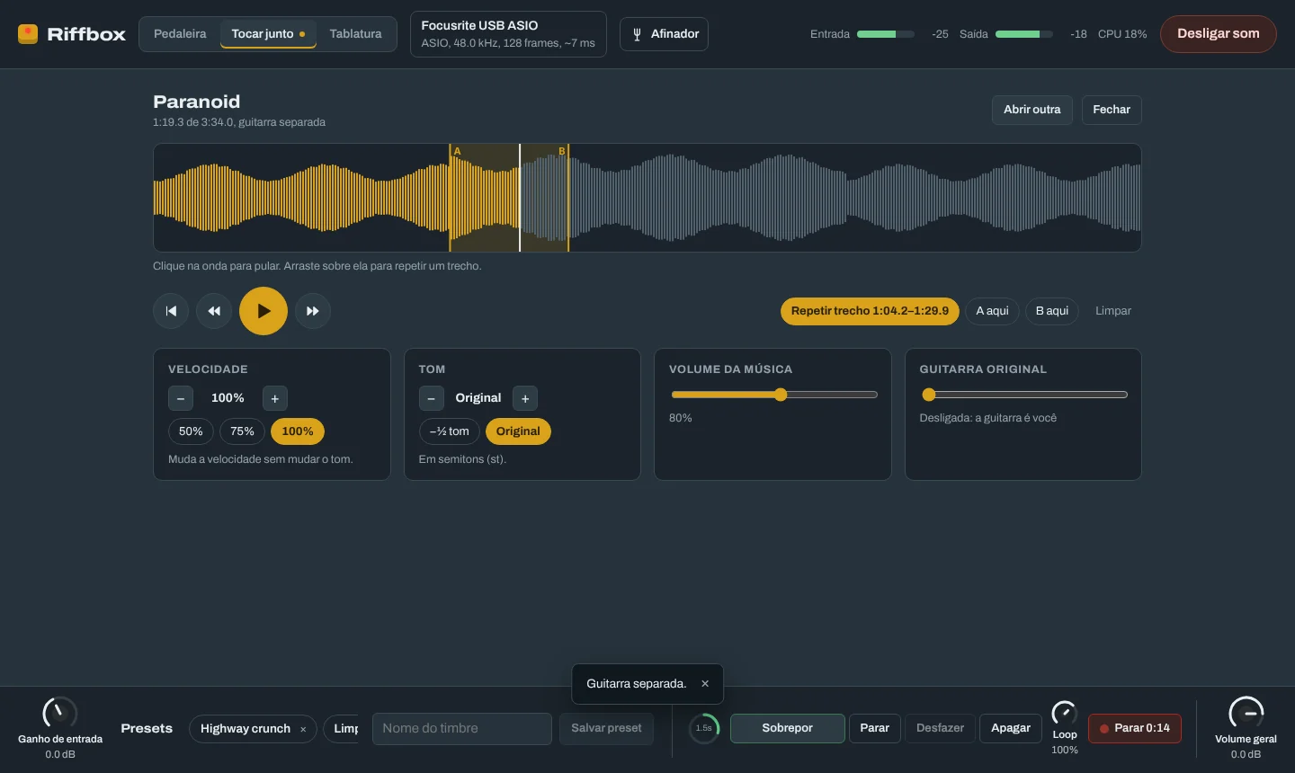 Tela de tocar junto com a forma de onda da música e o controle da guitarra original